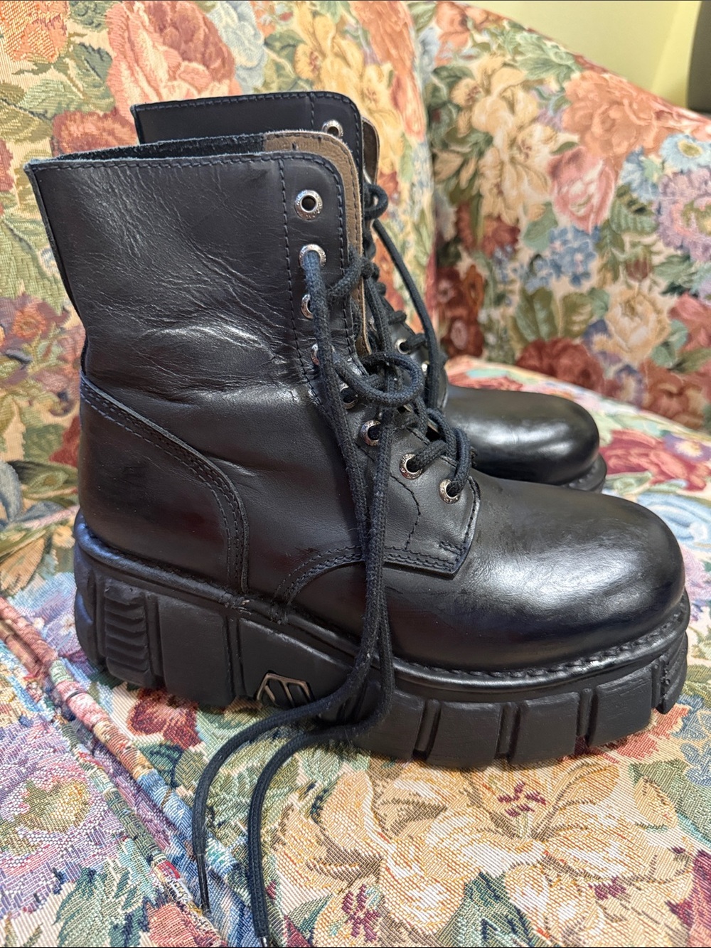 WOW POSHMARK Authentic New Rock Made in Spain Black Boots